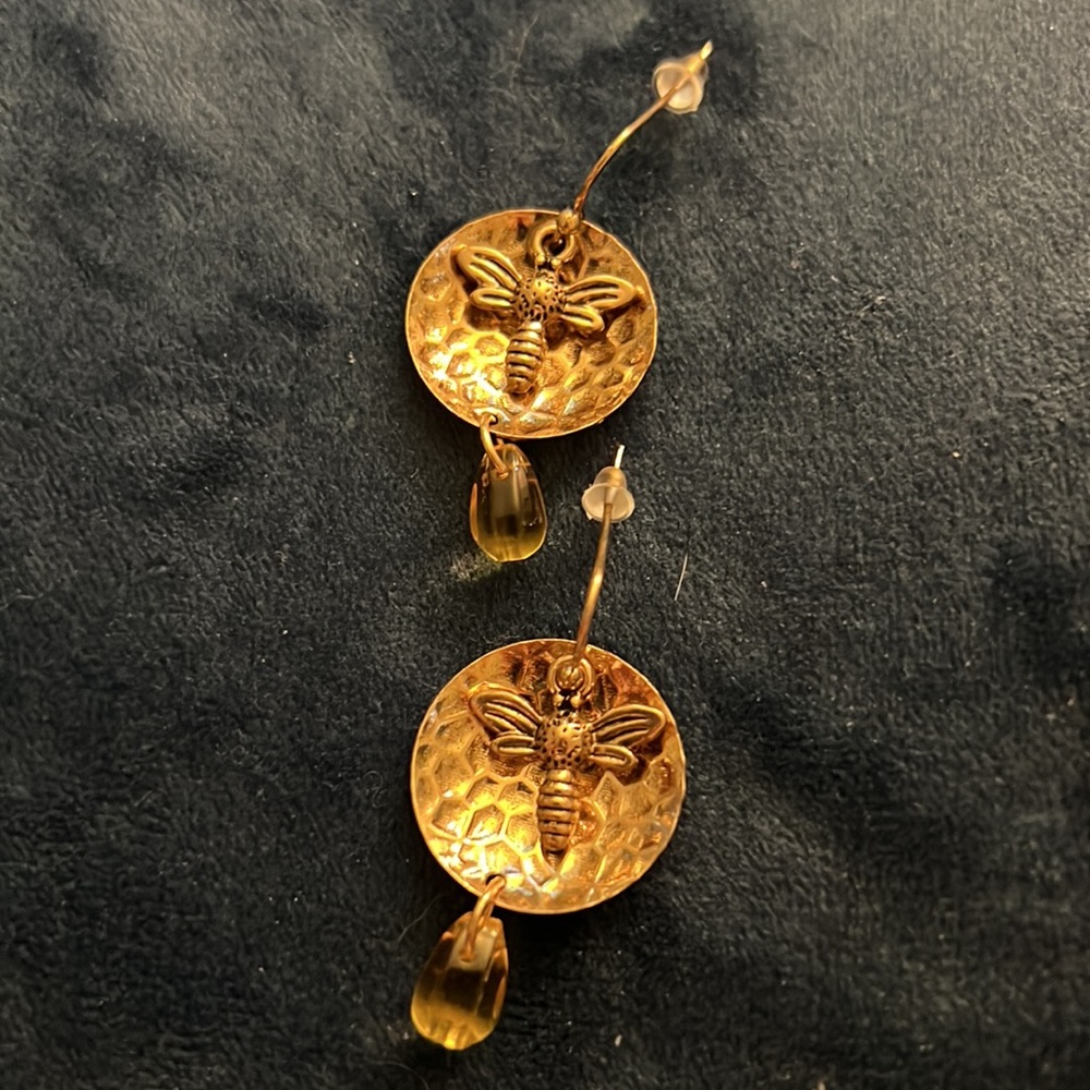 Golden Honeybee earrings 🐝